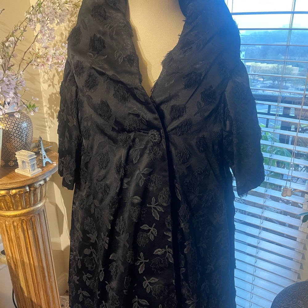 Vintage splendor from 1940s a line high collared coat